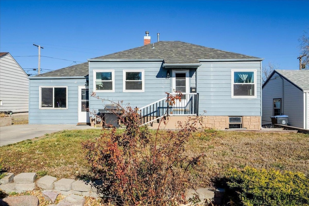 2110 E 16th St, Cheyenne, WY 82001 - photo 1