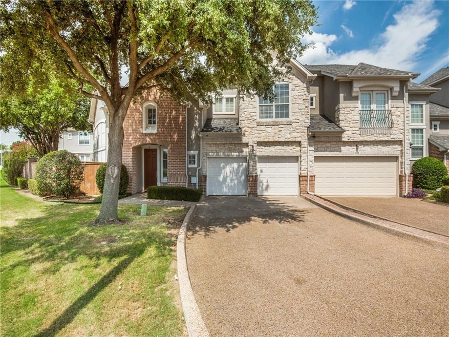 2627 Rue De Ville, Irving.  Wonderful South facing