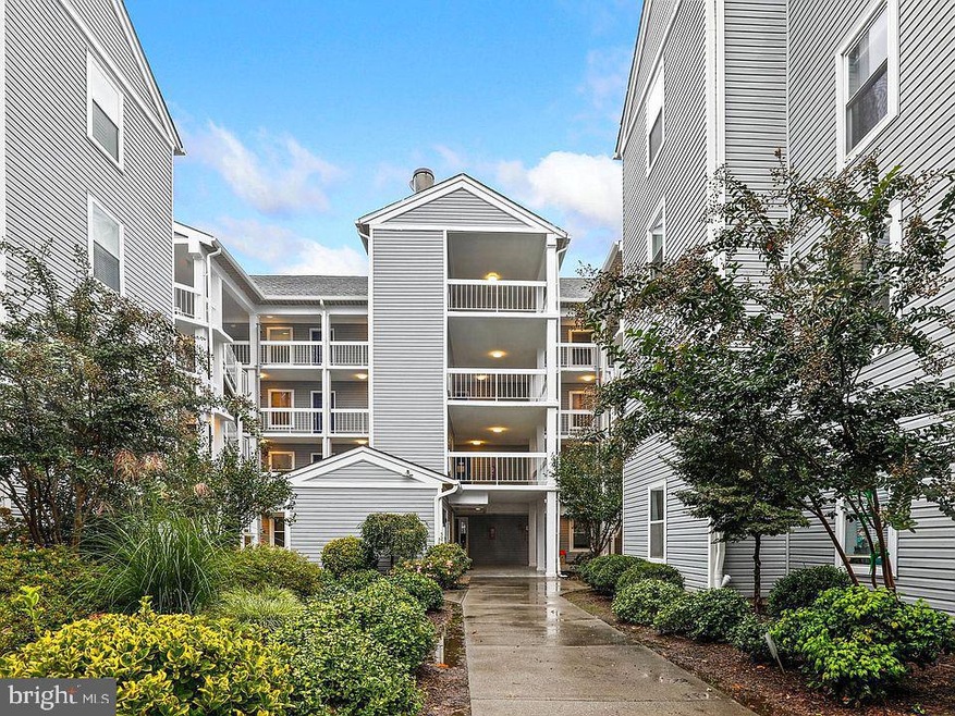 The Four Winds at Oakton unit 4-E11, Oakton, VA 22124 - photo 1