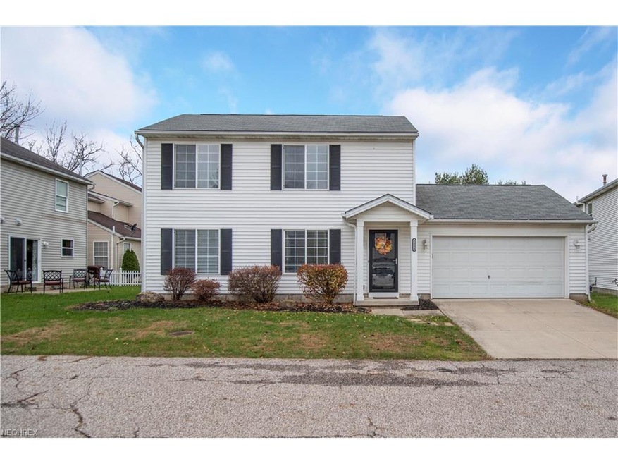 Welcome to 1215 Oxford Cir, Akron, OH at the popul