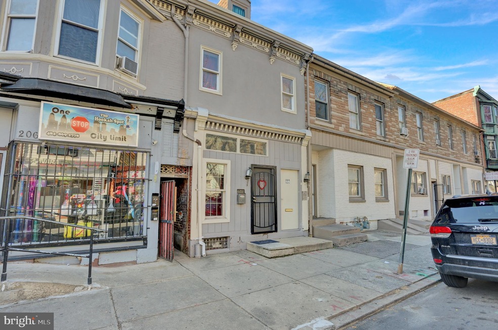 208 N 9th St, Reading, PA 19601 - photo 1