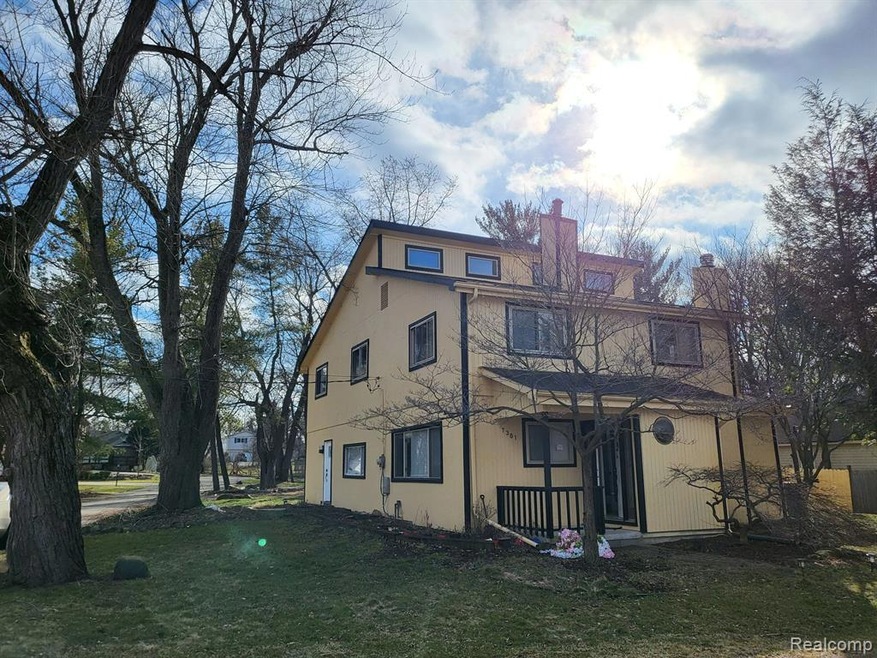 7301 Colony Dr, West Bloomfield, MI 48323 - photo 1