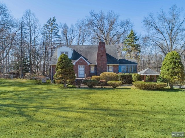570 Franklin Lake Rd, Franklin Lakes, NJ 07417 - photo 1