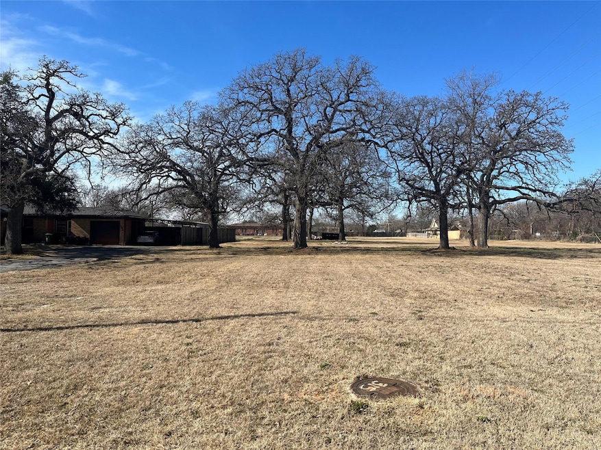 129 Norwood Dr, Hurst, TX 76053 - photo 1