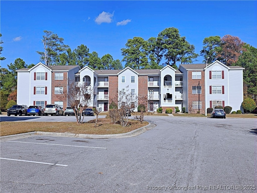 259 Waterdown Dr unit 11, Fayetteville, NC 28314 - photo 1