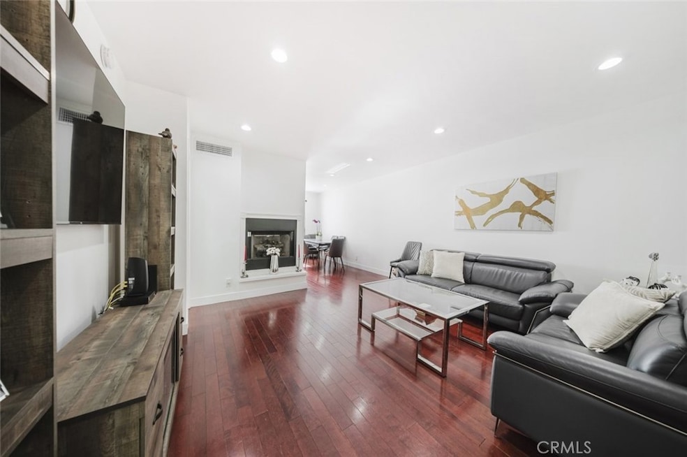 9775 Via Roma, Burbank, CA 91504 - photo 1