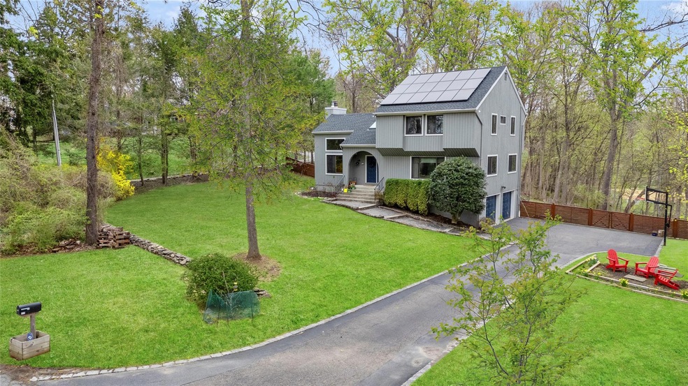 Sold $1,230,000 • Co-Listing Agent