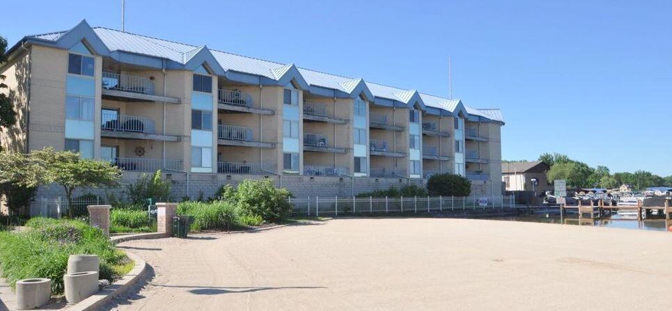Wisconsin Pewaukee Shores