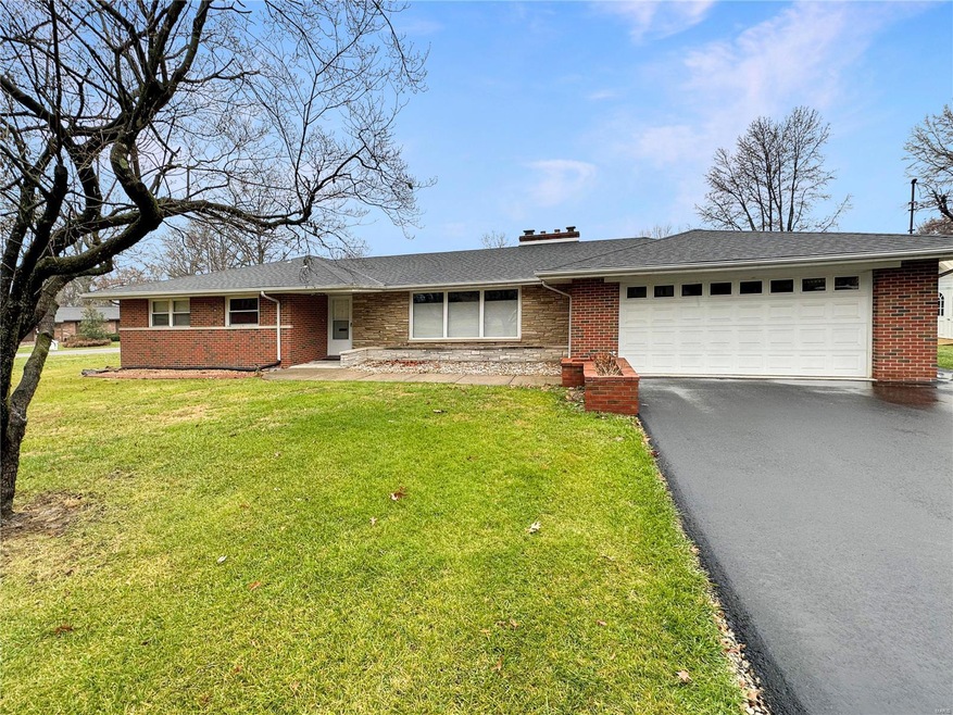 301 Louise Dr, Collinsville, IL 62234 - photo 1