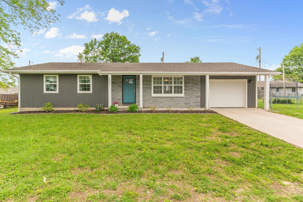 301 S Delaware St, Nixa, MO 65714 - photo 1