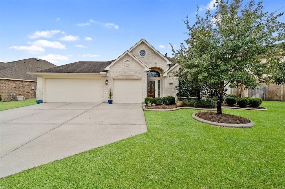 31866 Forest Oak Ln, Conroe, TX 77385 - photo 1