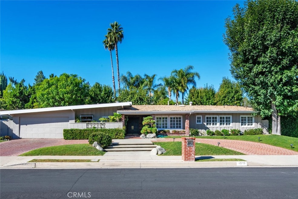 Under Contract $1,699,000