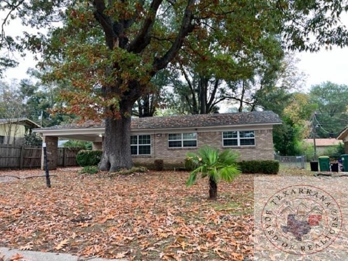 1734 Meadowbrook Ln, Texarkana, TX 75501 - photo 1