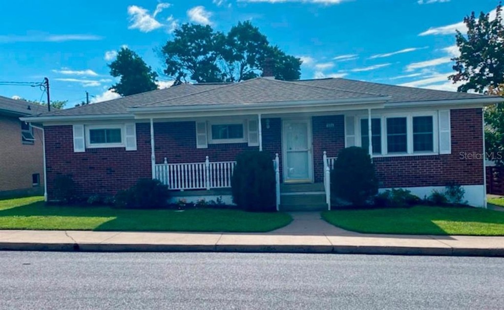 894 Roosevelt St, Hazleton, PA 18202 - photo 1