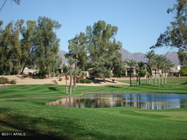GOLF/LAKE VIEWS
