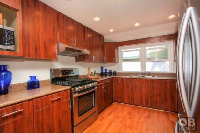 Spacious remodeled kitchen with brand new stainles
