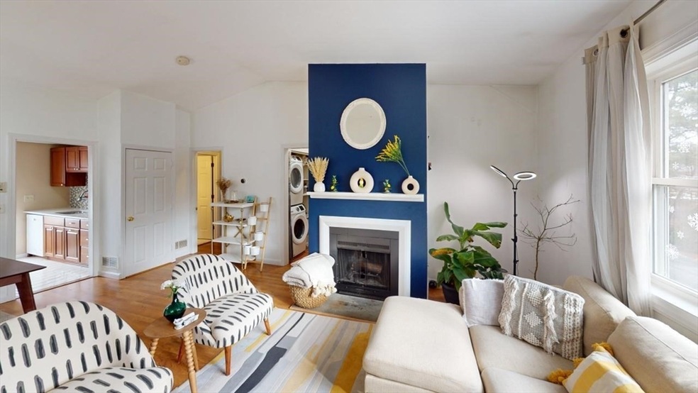 425 Main St unit 2B, Hudson, MA 01749 - photo 1