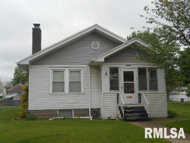 2334 Jackson Ave, Davenport, IA 52802 - photo 1