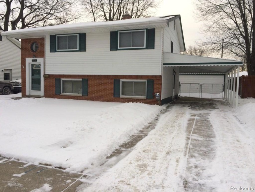 15814 Dugan St, Roseville, MI 48066 - photo 1