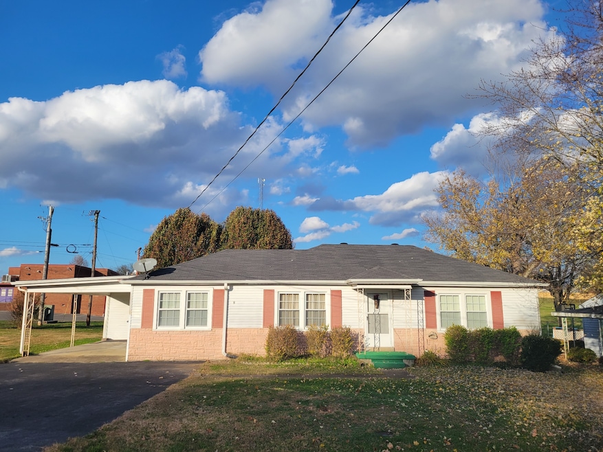 105 Charlotte Dr, Shelbyville, TN 37160 - photo 1