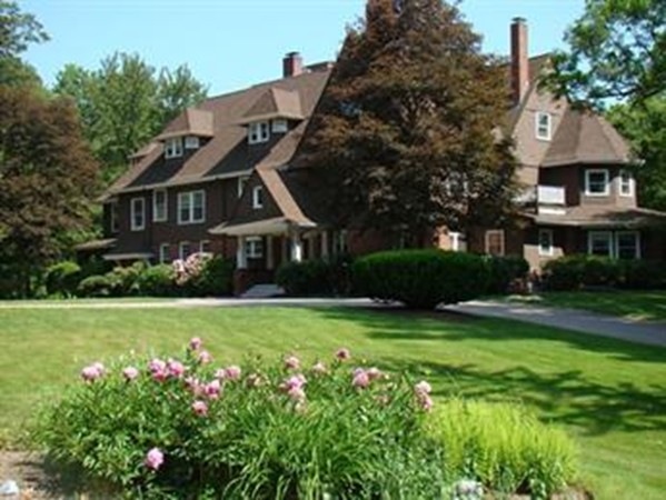 175 Milton St unit 8, Milton, MA 02186 - photo 1