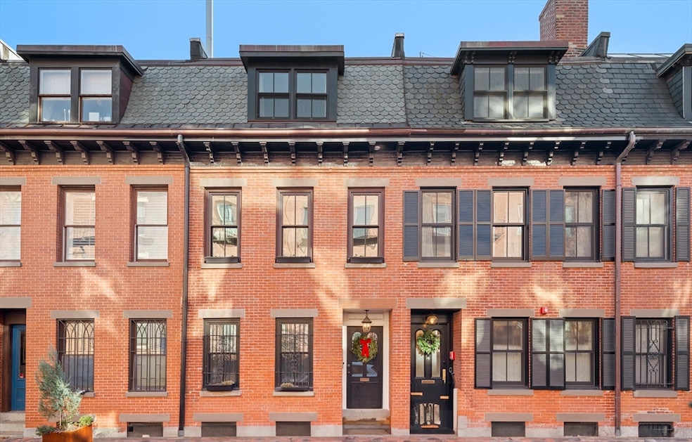 Sold $1,335,000 • Co-Listing Agent