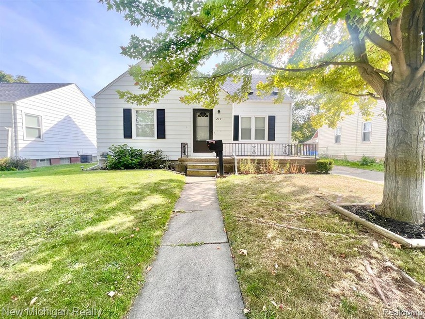 219 Hastings St, Flint, MI 48503 - photo 1