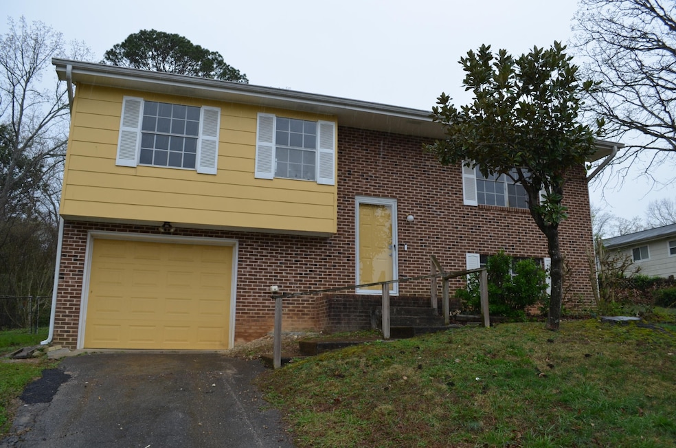 4061 E Freedom Cir, Ooltewah, TN 37363 - photo 1