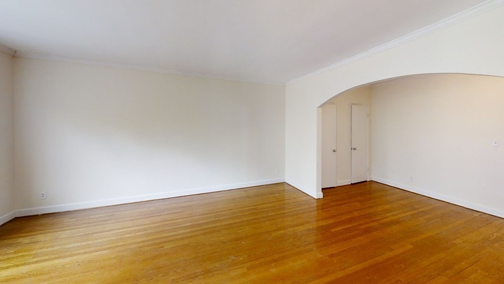 1525 Beacon St unit 4, Brookline, MA 02446 - photo 1