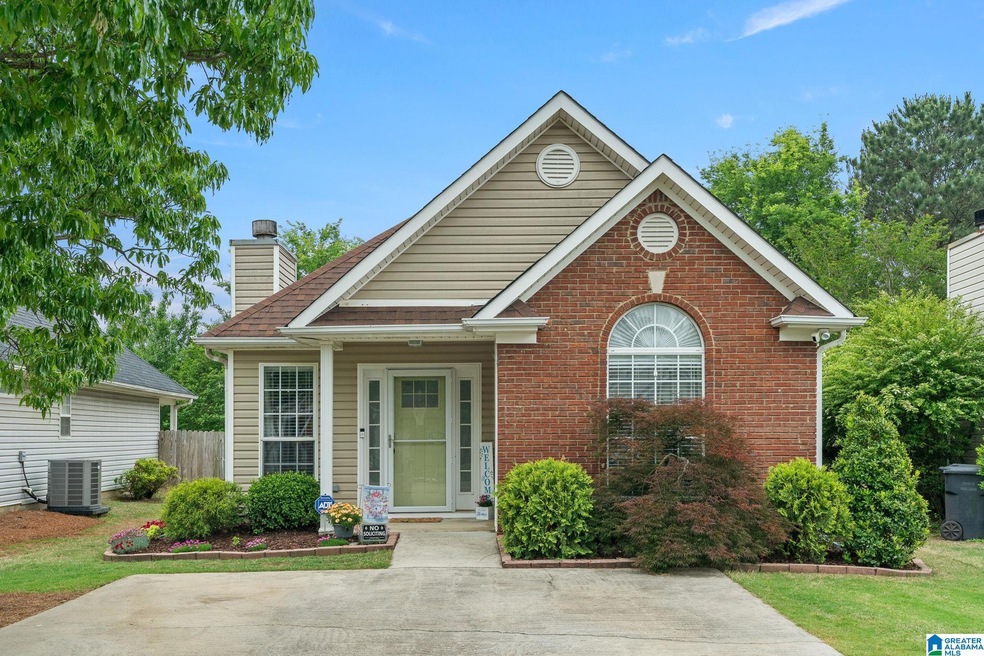 127 Flagstone Ln, Calera, AL 35040 - photo 1