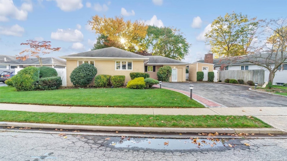 84 Victor St, Plainview, NY 11803 MLS ONE3514504