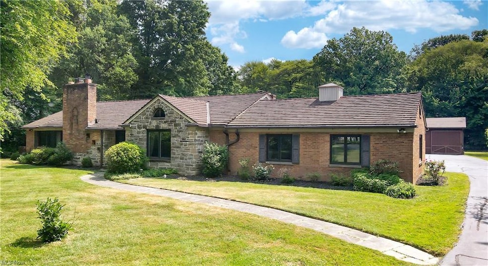 4599 Lander Rd, Chagrin Falls, OH 44022
