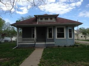 620 N Prairie Street, Wapello - Home Pho