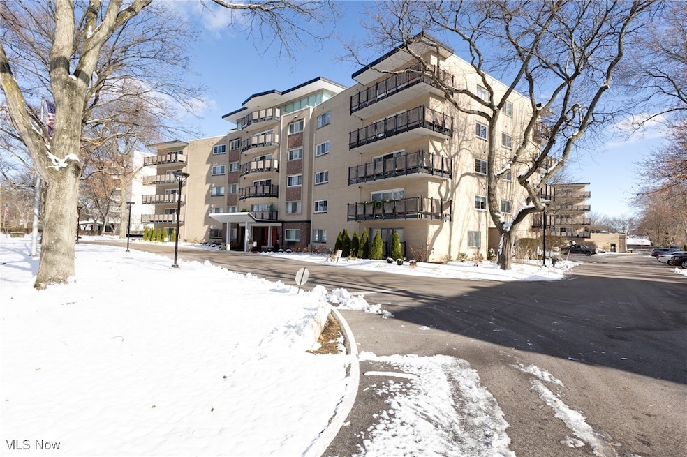 Blair House unit 507, Akron, OH 44303 - photo 1