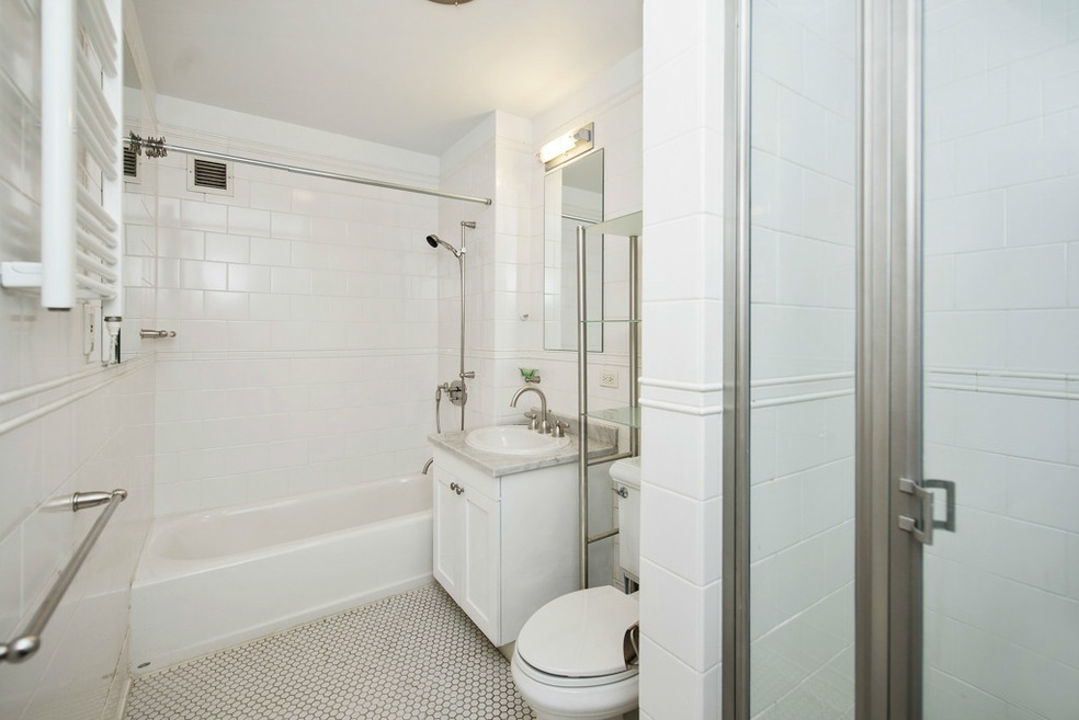 425 5th Ave unit 23A, New York, NY 10016 - photo 1