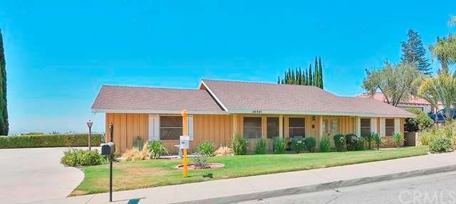 Carriage Hill Ranch style on almost 20,000 sf lot