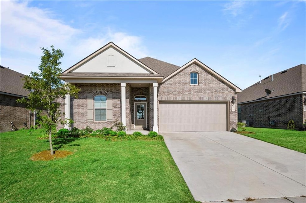 456 Lakeshore Village E, Slidell, LA 70461 - photo 1