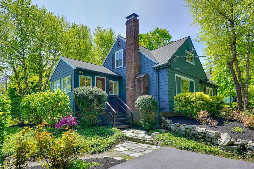 39 Stearns St, Carlisle, MA 01741 - photo 1