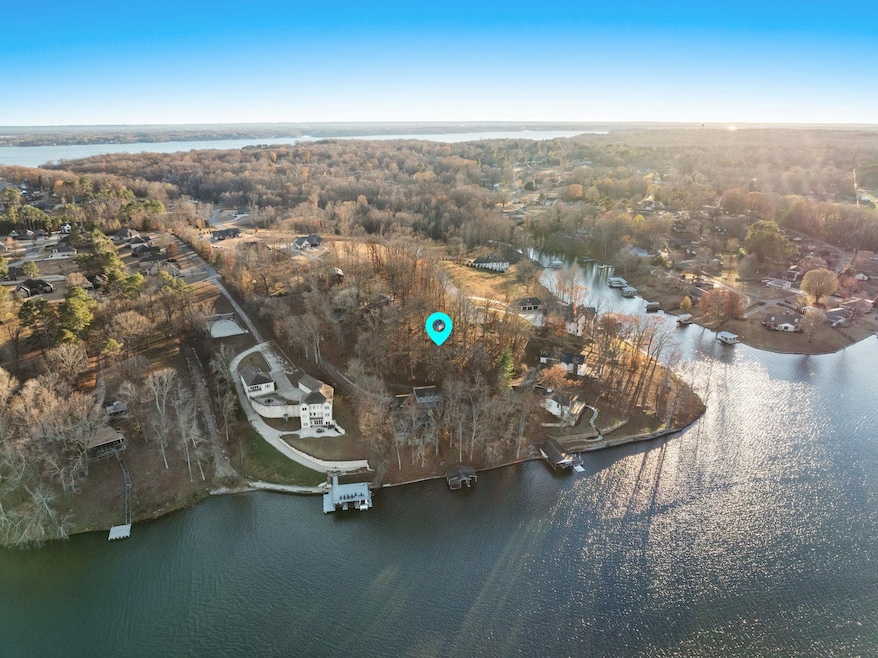 908 Bridgewater Dr, Florence, AL 35634 - photo 1