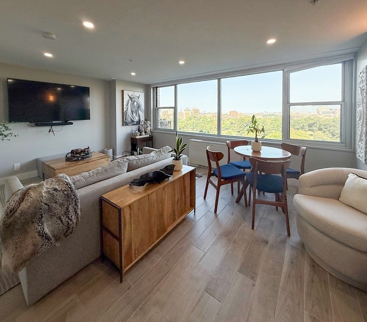 Tremont on the Common unit 11G, Boston, MA 02111 - photo 1