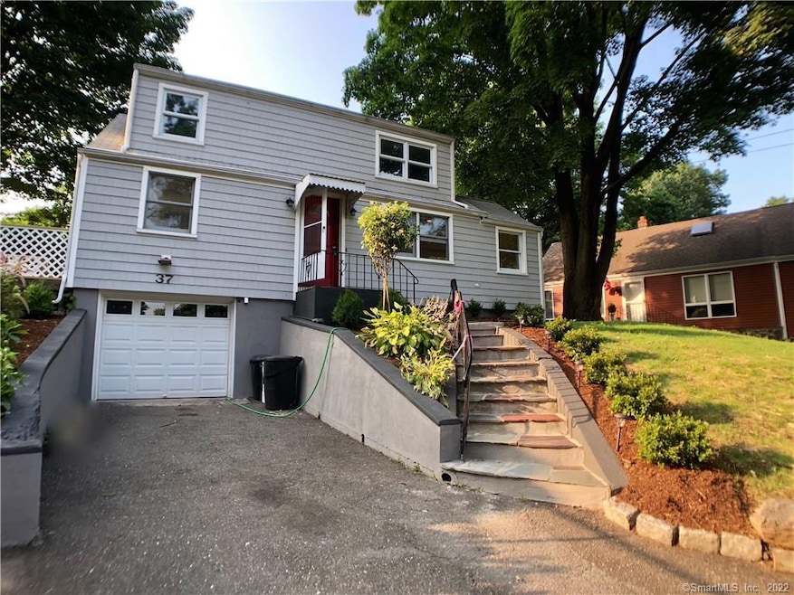 37 Circle Rd, Norwalk, CT 06854 - photo 1