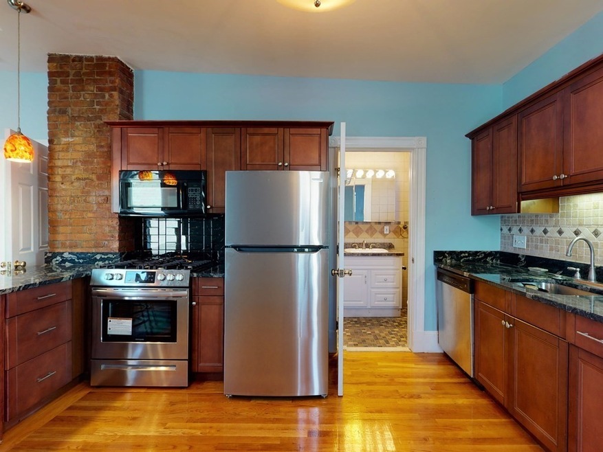 10 Porter St unit 3, Somerville, MA 02143 - photo 1