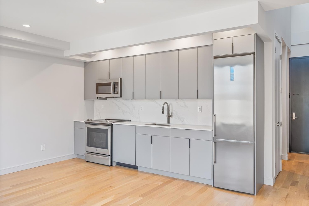 30-61 38th St unit 3-A, Long Island City, NY 11103 - photo 1