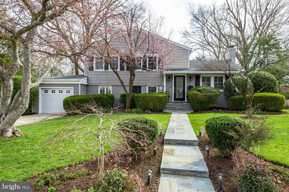 8515 Doter Dr, Alexandria, VA 22308 - photo 1