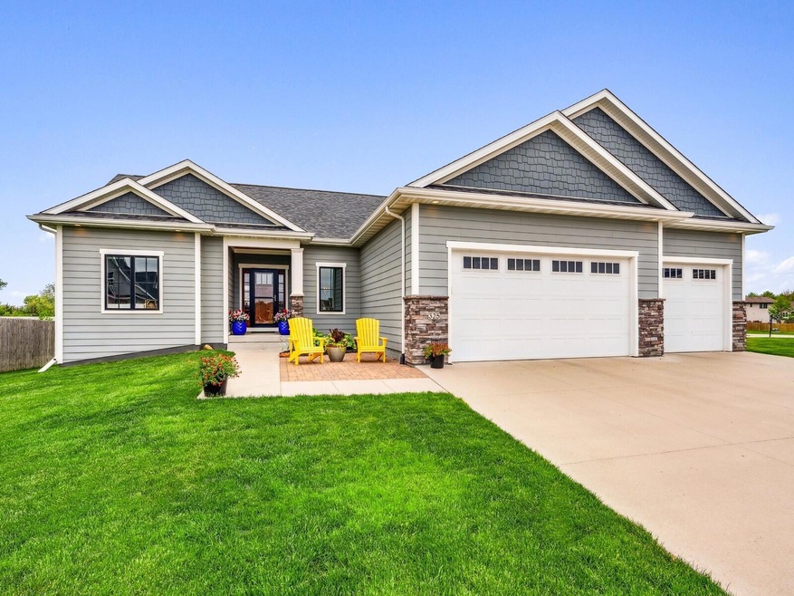 01_325HawthorneCir_2001_BrokerageWebsite