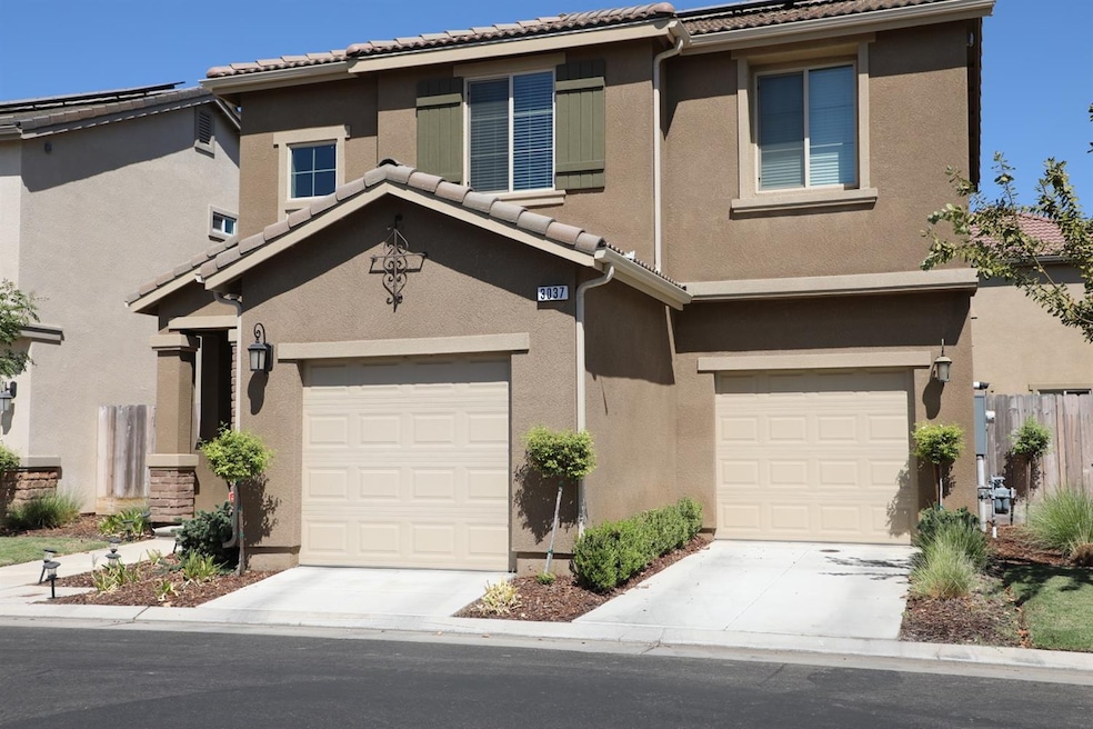 3037 Mount Rainier Ln, Clovis, CA 93619 - photo 1