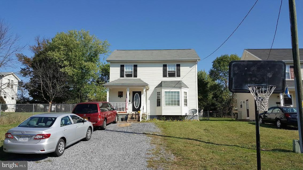 339 Zea St, Strasburg, VA 22657 - photo 1