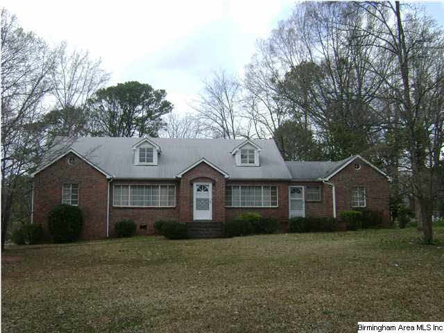 ,Full brick 1 1/2 story home w/ large level fenced