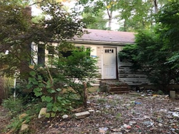 562 Sandwich Rd, East Falmouth, MA 02536 - photo 1