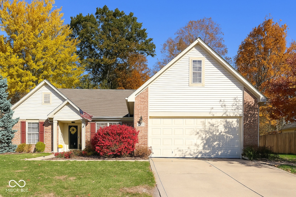 7356 Oakview Dr, Avon, IN 46123 - photo 1